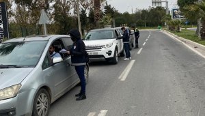 Çeşme'de polisten yoğun korona denetimi