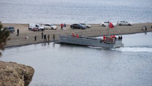 Foça'da düşen uçağın ardından çalışmalar sürüyor