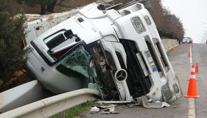 İzmir-Uşak Karayolu üzerinde feci kazada can pazarı yaşandı: 9 yaralı