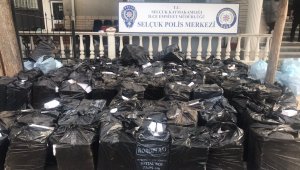 İzmir'de 2 milyon 420 bin adet bandrolsüz makaron ele geçirildi