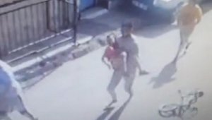 İzmir'de 8 yaşındaki çocuk tabancayla vuruldu!