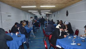 İzmir'de çiftlik evine kumar baskını: 62 kişiye binlerce lira ceza!