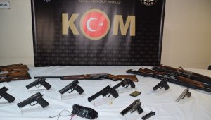 İzmir'de dev suç örgütü operasyonu: 32 gözaltı!