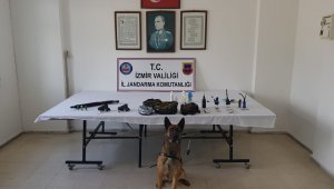 İzmir'de jandarmadan 3 ilçede zehir baskınları: 18 gözaltı