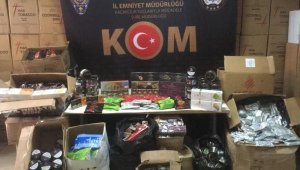 İzmir'de piyasa değeri 175 bin lira olan kaçak nargile tütünü ele geçirildi