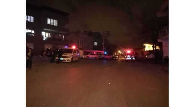 İzmir'de sokak ortasında silahlı çatışma: 6 yaralı