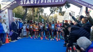 Maratonİzmir'de zorlu mücadele başladı