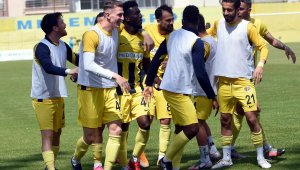Menemenspor ligde kalmak için sahada