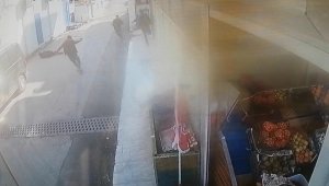 Silahlı sopalı kavga güvenlik kamerasında