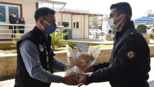 Torbalı’da zabıta 'Polis Haftası’nı sürprizle kutladı