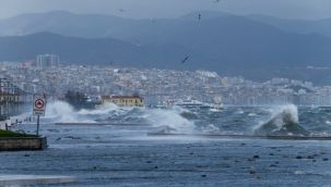 Valilik'ten İzmir'e kuvvetli fırtına uyarısı