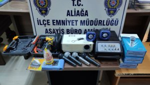 Cemaatle birlikte camiye girdi, bir süre saklandıktan sonra hırsızlık yaptı
