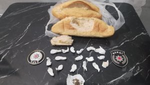 Ekmek arasına saklanmış uyuşturucu madde ele geçirildi