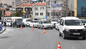 İzmir'de tam kapanmada denetimler sürüyor