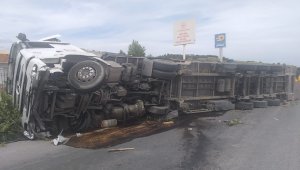 İzmir'de feci kaza: 2 ölü, 5 yaralı