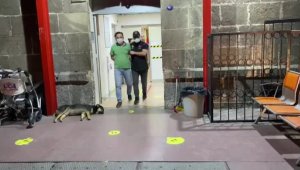 İzmir'de FETÖ'nün Gaybubet Evlerine operasyon: 35 gözaltı