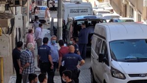 İzmir'de korkunç olay: Kızını uyuşturucu kullandığı için eşarpla boğarak öldürmüş!