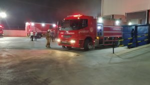 İzmir'de marketler zincirinin deposunda yangın paniği