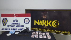 İzmir'de şüpheli araçtan uyuşturucu ve silah çıktı!