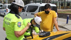 İzmir'de 'tam kapanma' denetimleri sürüyor