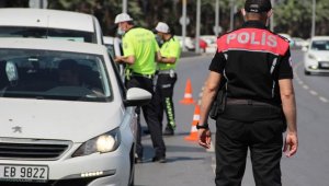 İzmir'de tam kapanma kurallarına uymayanlara 34 milyon liranın üzerinde ceza