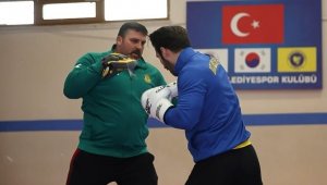 Kick Boks antrenörü İbrahim Macun, korona virüse yenik düştü