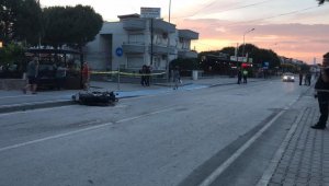 Kontrolden çıkan motosiklet önce kaldırıma ardından yayaya çarptı: 2'si ağır 3 yaralı