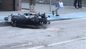 Önce kaldırıma ardından yayaya çarpan motosikletin sürücüsü hayatını kaybetti