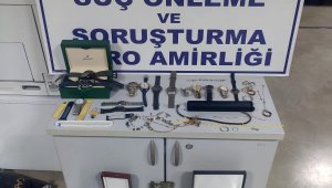 Polis hizmetçinin numarasını yutmadı!