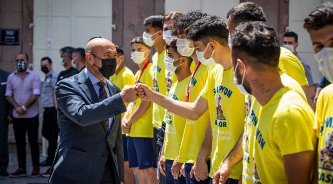 Şampiyon Bucaspor'dan Soyer'e teşekkür ziyareti