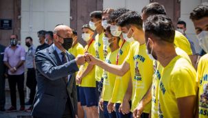 Şampiyon Bucaspor'dan Soyer'e teşekkür ziyareti
