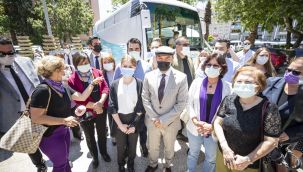 Soyer erkek şiddetine uğrayan Çetinkaya’nın davasına katıldı: 'Asla yalnız yürümeyeceksin'