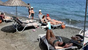 Turistler sahillere akın etti!