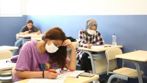 Bayraklı'da deneme sınavları tam gaz devam