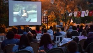 Bornova’da açıkhava sinema günleri başladı