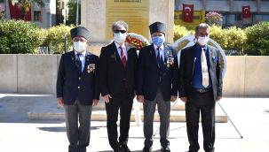 Bornova'da şehit ailelerine 'Her zaman yanınızdayız' mesajı