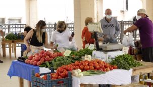Çeşme’de Tarla’dan Sofra’ya üretici pazarı