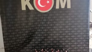 Çeşme'de 58 şişe kaçak içki ele geçirildi