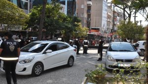İzmir'de 2 kişinin öldüğü silahlı kavga ile ilgili 2 tutuklama