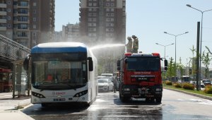 İzmir'de elektrikli otobüs alev alev yandı