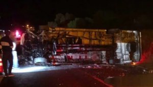 İzmir'de film ekibini taşıyan minibüs kaza yaptı: 9 yaralı