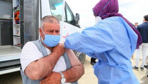 İzmir'de mevsimlik tarım işçilerine korona virüs aşısı başladı