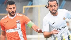 Menemen’e iki futbolcu veda etti