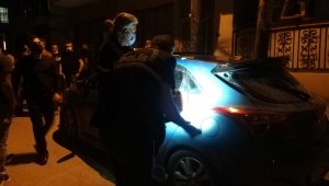 Trafikte tartıştıkları araca ateş açtılar: 1 ölü, 1 yaralı