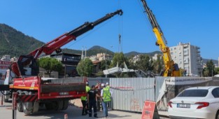 25 metrelik metro inşaatına düşmüştü... İzmir'de korkunç kaza!