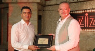 Aziz Nesin Kabare'ye Menderes'te yoğun ilgi