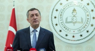 Bakan Selçuk'tan okullarla ilgili flaş açıklama