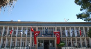 Bir dönem sona erdi: 62 yıllık Buca Cezaevi resmen kapatıldı!
