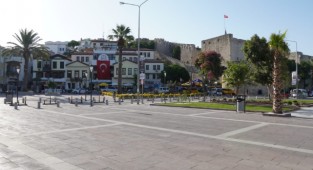Çeşme yeni meydanına kavuştu!