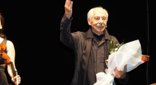 Genco Erkal'dan Çeşme'de 'Nazım' rüzgarı!